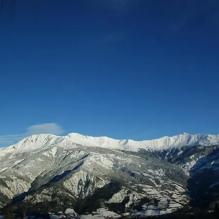 Loup Chalet Bed & Breakfast *