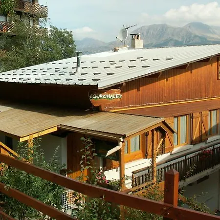 Loup Chalet Bed & Breakfast *