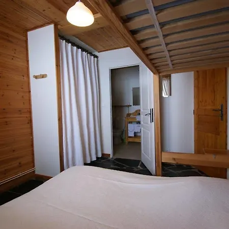 Loup Chalet Bed & Breakfast *